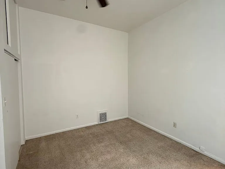 1334 N. Downing St — Photo 9