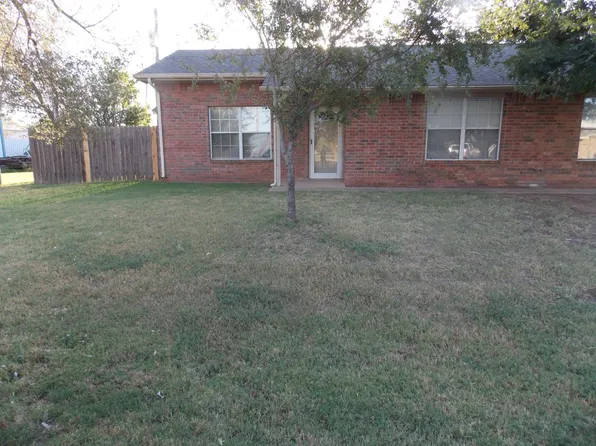 503 4th St APT B, Elgin, OK 73538