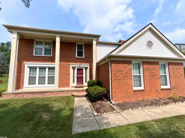2356 Pleasant View Dr, Rochester Hills, MI 48306