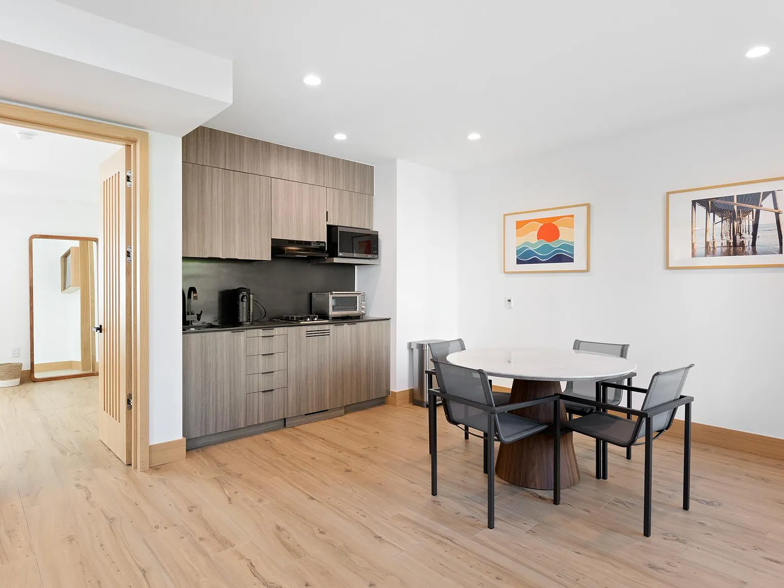 1 bed, 570 sqft, $9,950 — Photo 4