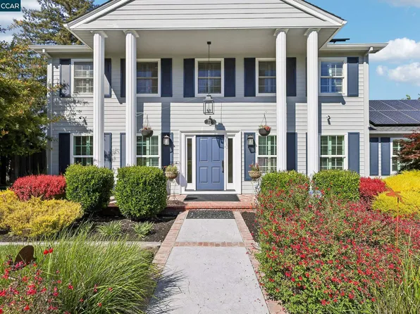 275 Deerfield Dr, Moraga, CA 94556