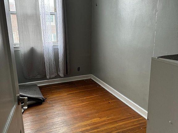 4th image of 6162 Montague St