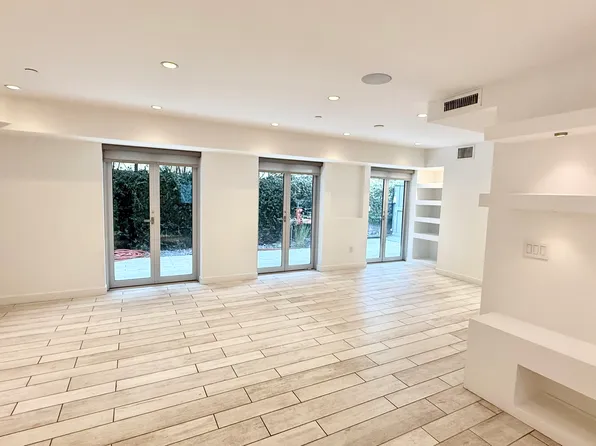 947 4th St APT C, Santa Monica, CA 90403