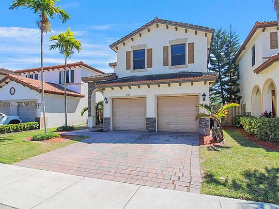 3rd image of 9244 SW 227th Ln
