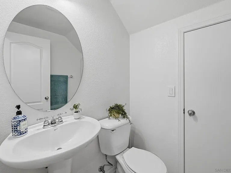237 Marquette Ave — Photo 17