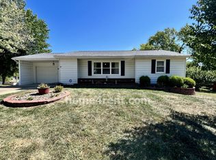 6713 River Rd, Liberty, MO 64068