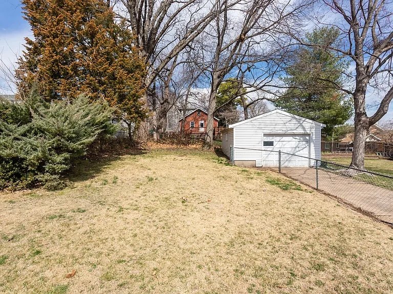 7507 Devonshire Ave — Photo 21