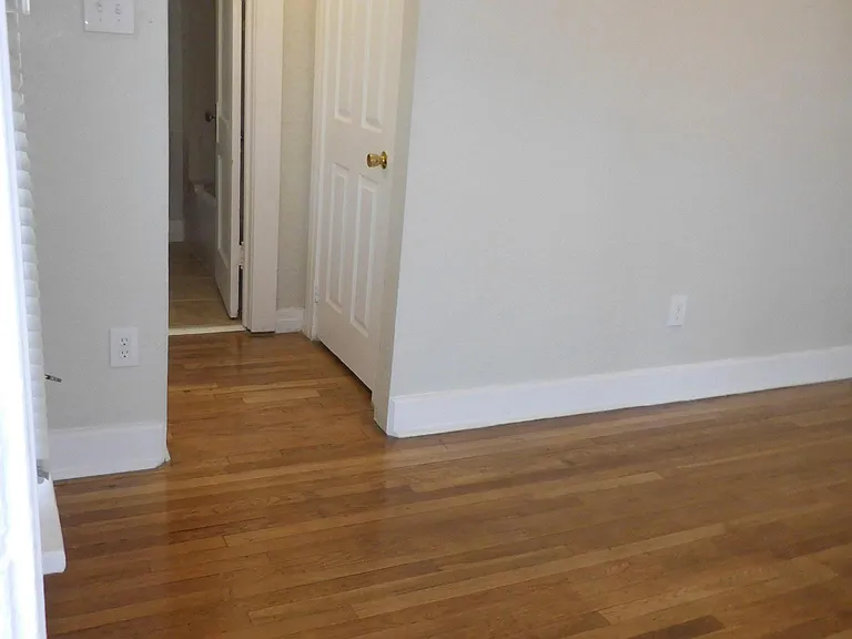 123 Edith Blvd SE #2 — Photo 8