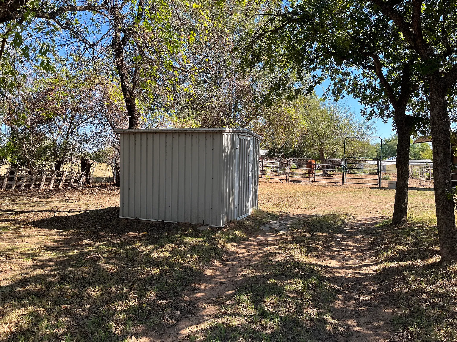 4 bed, 1500 sqft, $1,200 — Photo 2