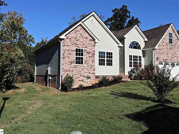 2nd image of 426 Winding Brook Ct