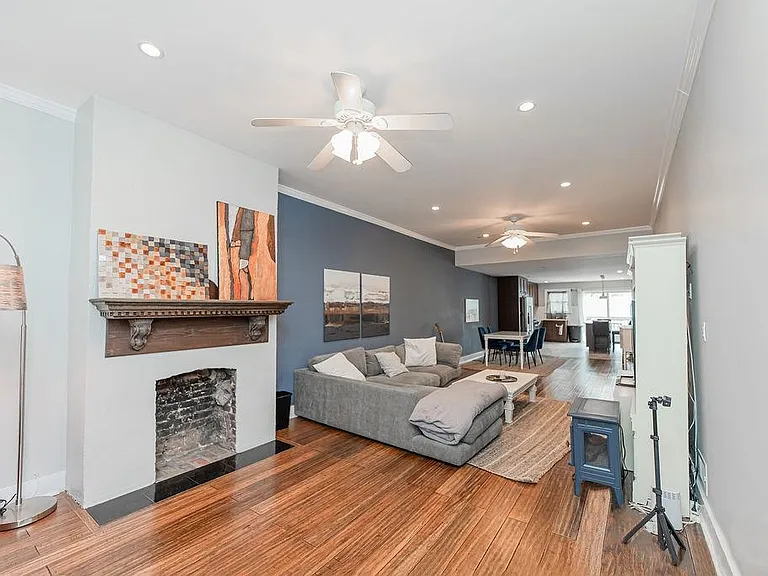 8 Elizabeth St #1 — Photo 17