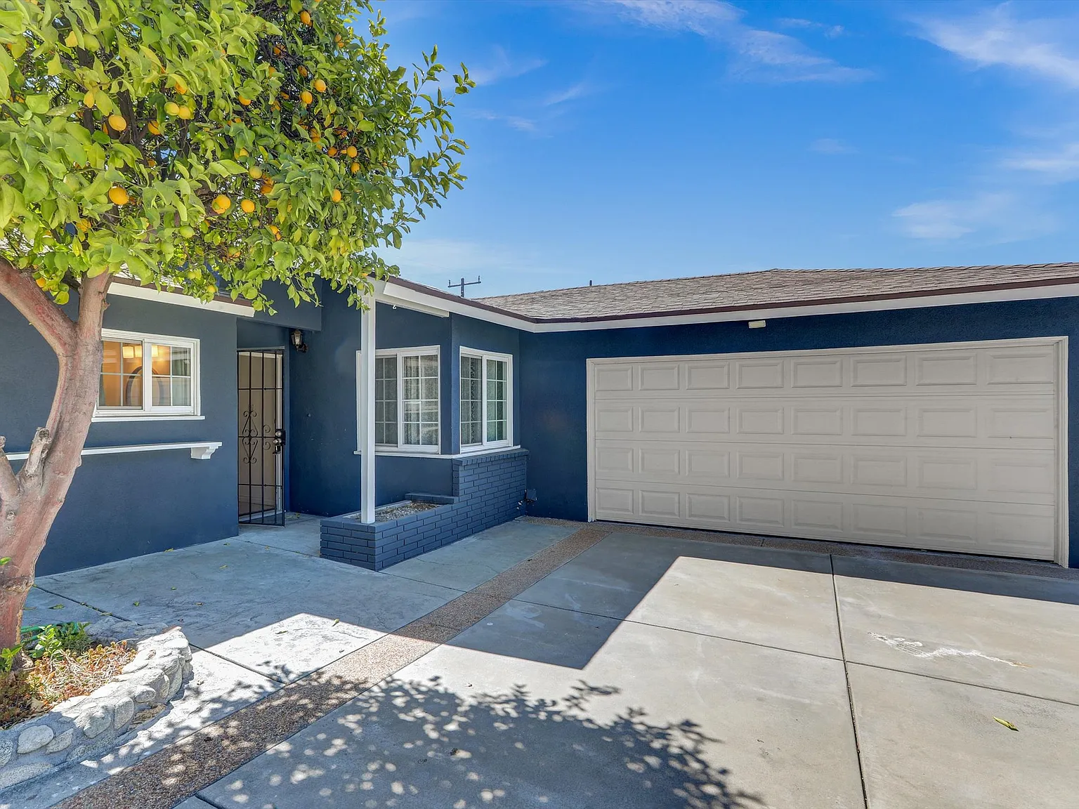 3 bed, 1396 sqft, $3,350 — Photo 4