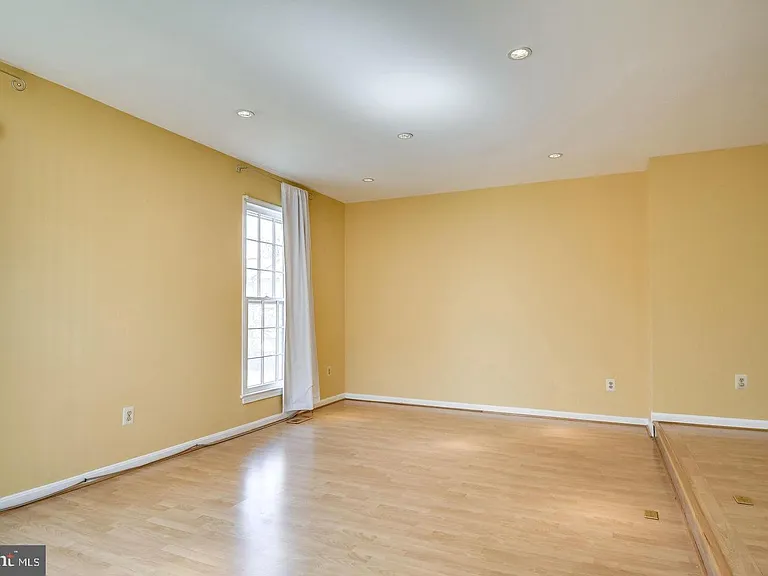 4216 Fox Lake Dr — Photo 4