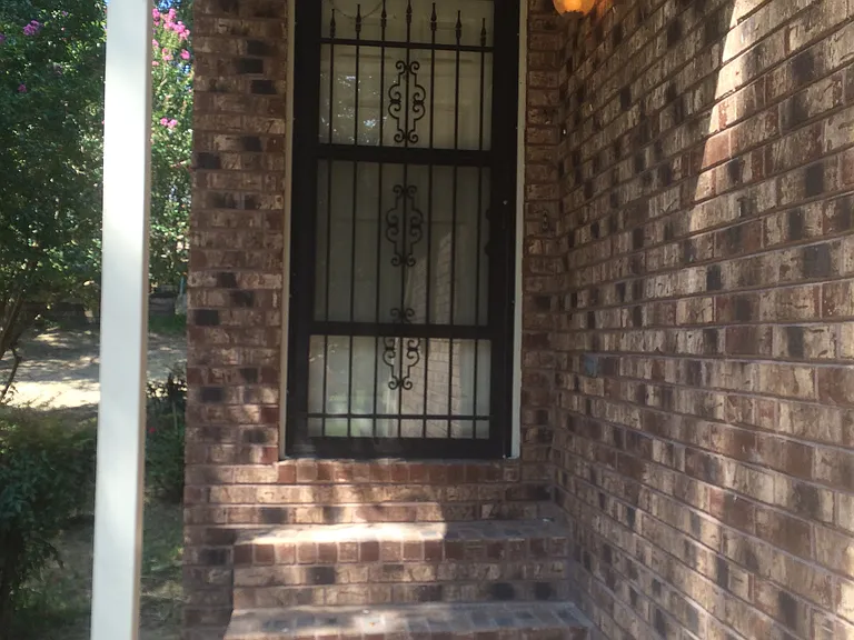 3806 Vickie Dr — Photo 1