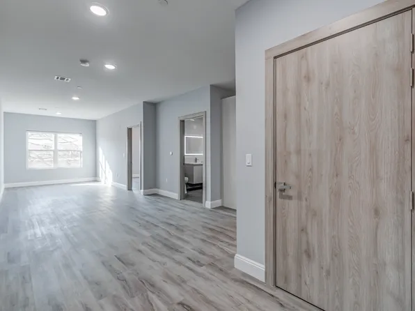 311 Sip Avenue image 44 of 61