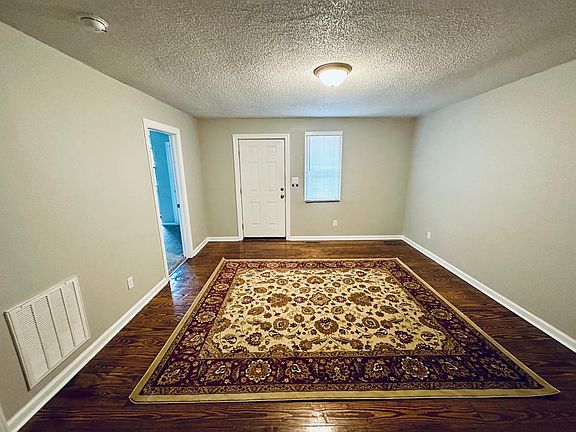 5th image of 104 Juniper Ln