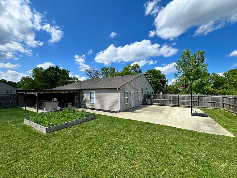 160 Overbrook Dr — Photo 12