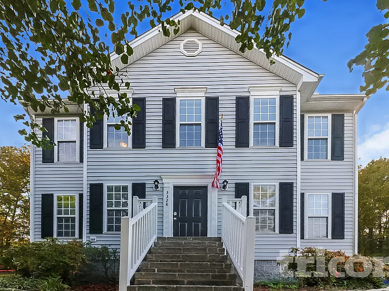3328 Neptune Dr — Photo 2