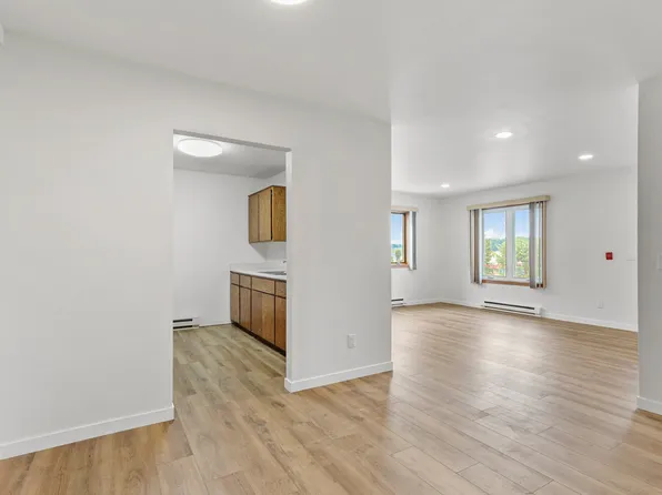 604 S Main St, Deerfield, WI 53531