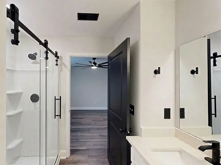 210 Winding Chestnut Dr — Photo 6