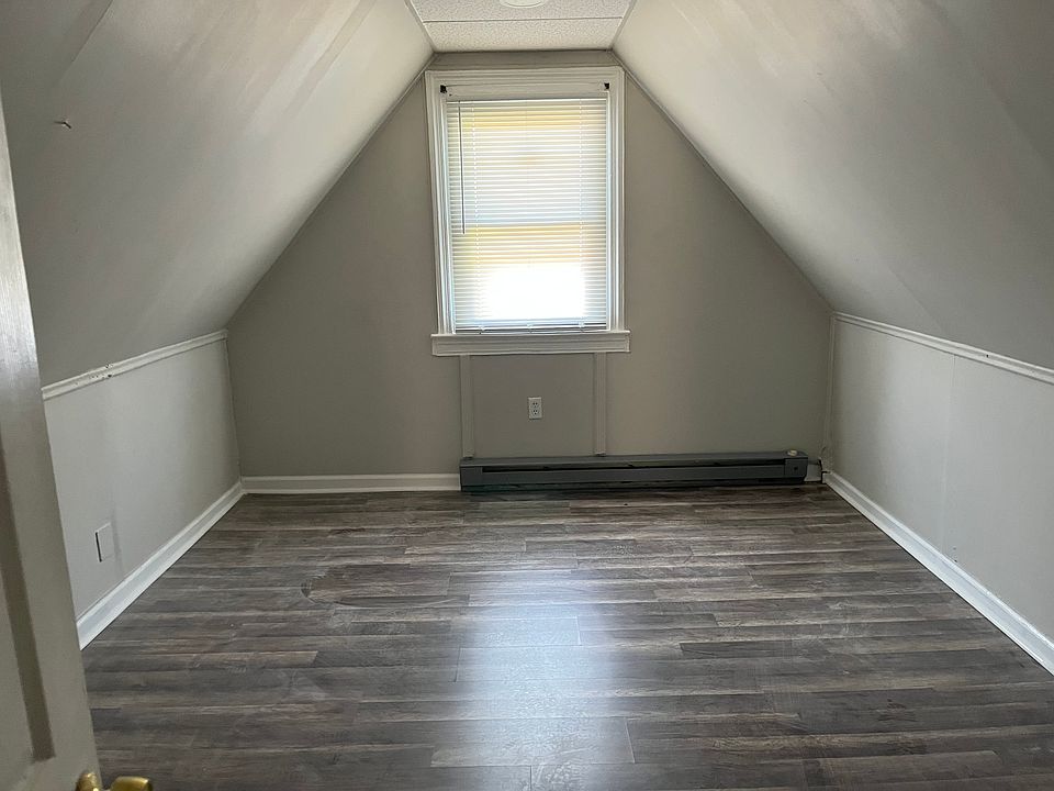2nd image of 211 S 4th St #3