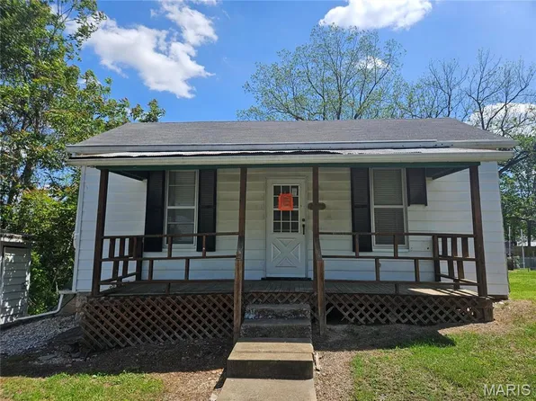 2120 Jackson St, Renault, IL 62279