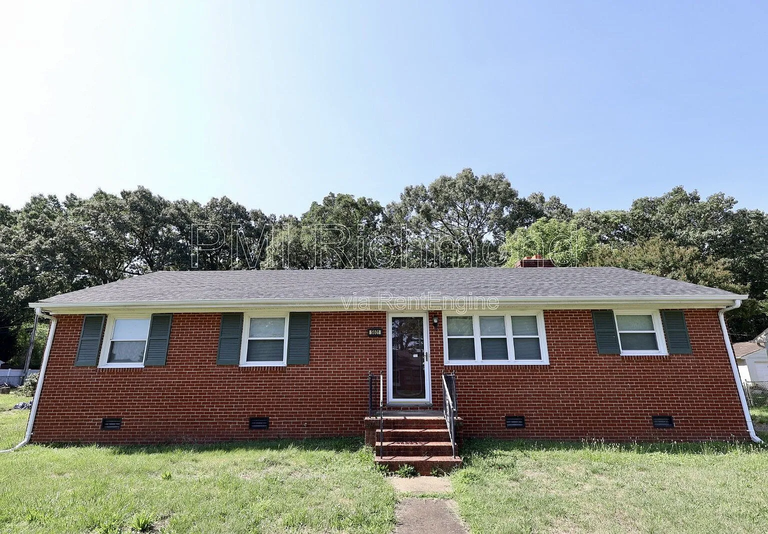 3 bed, 1.5 bath, 1300 sqft, $2,000 — Photo 2