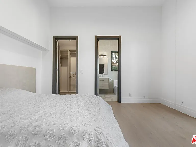 6380 Meadows Ct — Photo 37