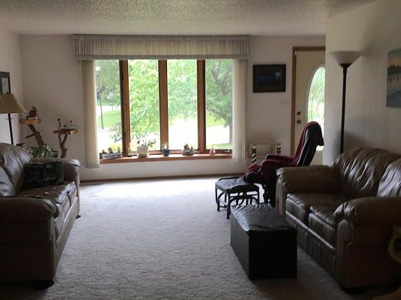 3rd image of 1062 Villa Ln