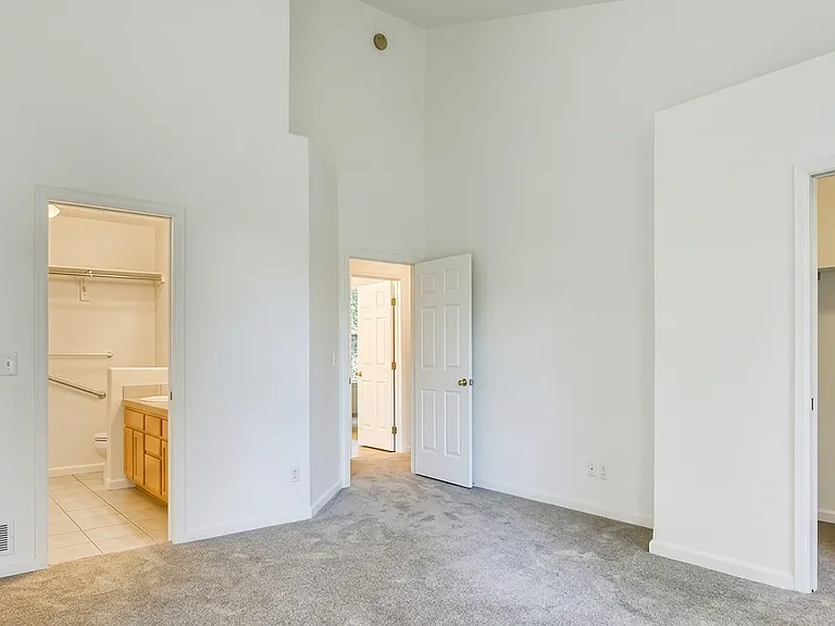 679 Allison St — Photo 4