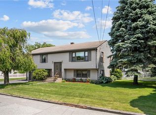 4 Milwaukee Ave, Warren, RI 02885