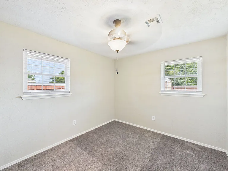 6308 NW Taylor Ave — Photo 20