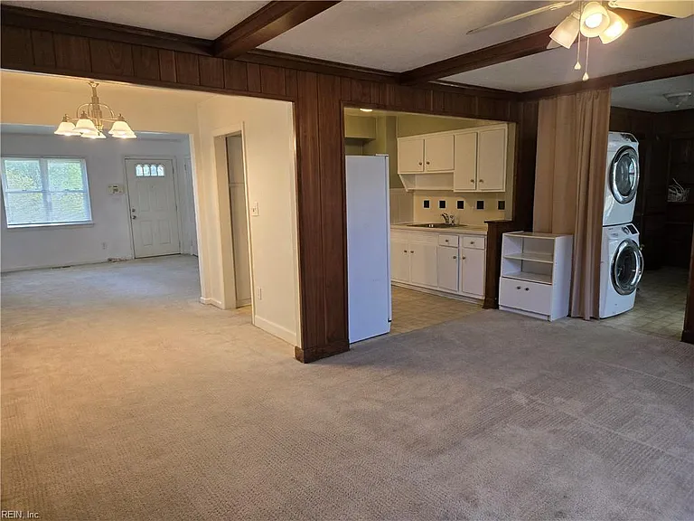 646 Roland Dr — Photo 7