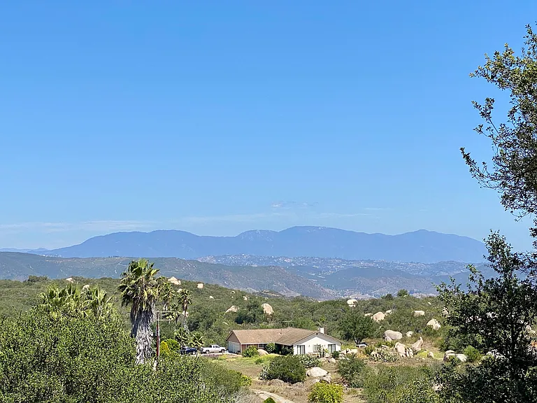 2761 Joan Ln — Photo 66