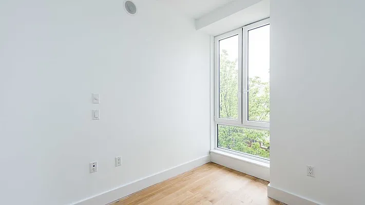 Rented by Nooklyn NYC LLC | media 81