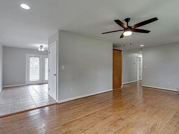 4th image of 1034 Crestridge Dr