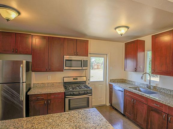 5th image of 1626 E Hudson Dr
