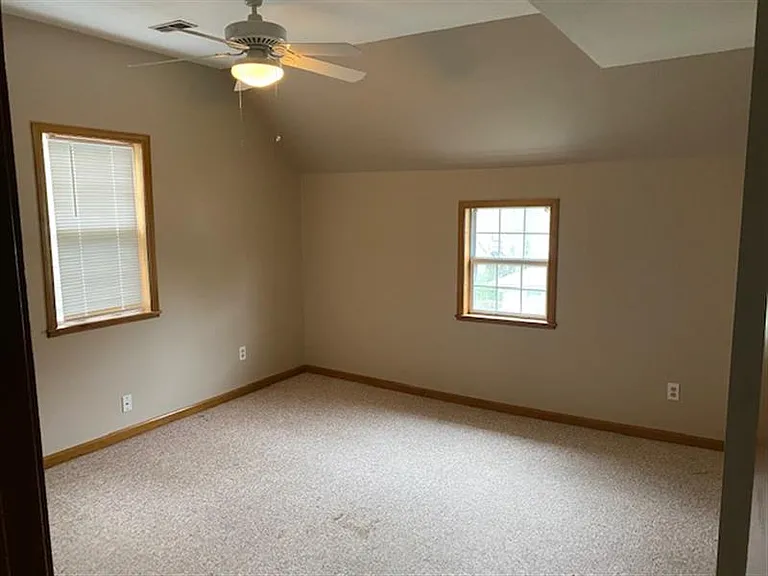 311 E Culton St — Photo 16