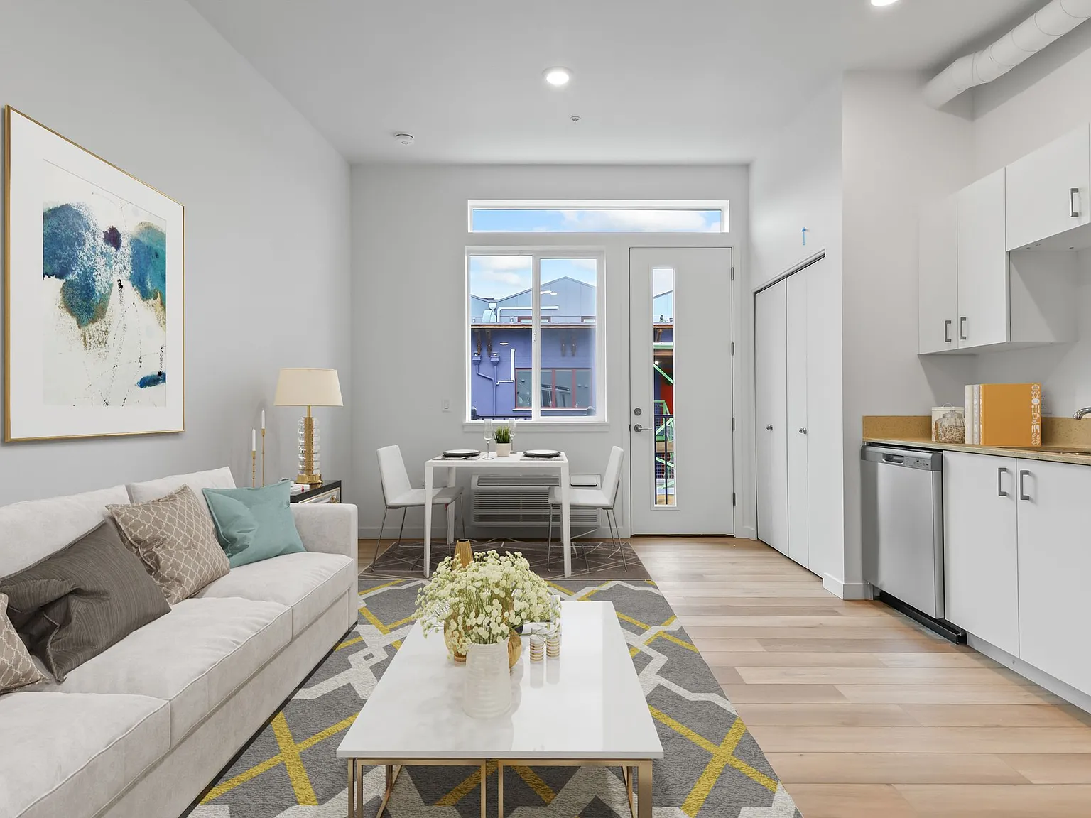 311 Graham — Photo 2