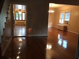 3rd image of 1523 Lake Ave