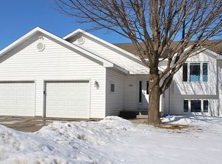 1202 Maplewood Dr, Delano, MN 55328