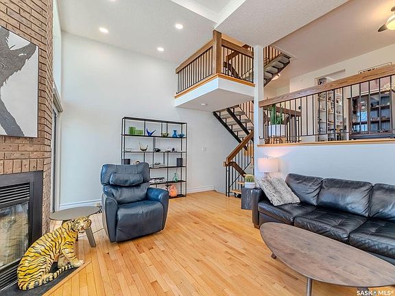 3rd image of UNIT 13-455 Pinehouse DRIVE