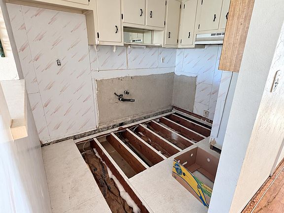 3rd image of 600 LAYNE Boulevard #211