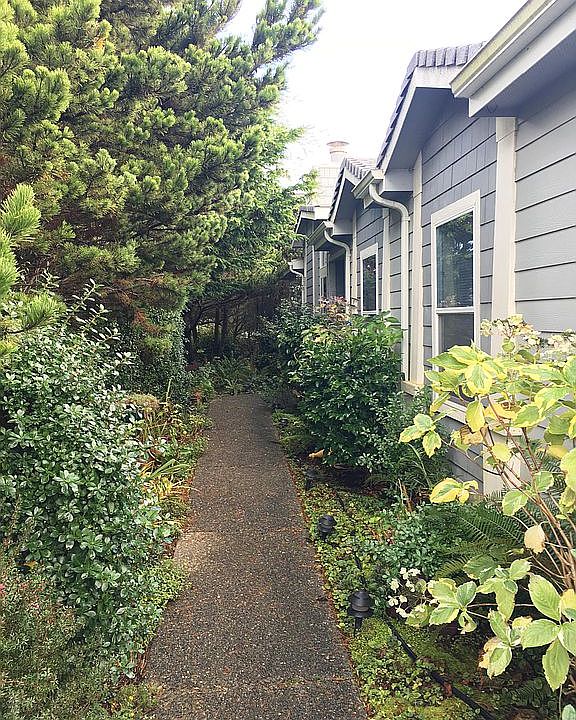 Side, Lush Landscaping 