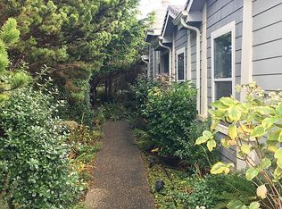 1187 8th St SW, Bandon, OR 97411