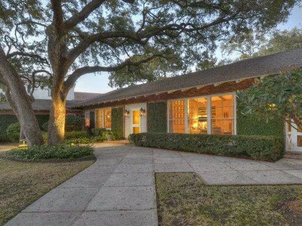 220 W 5th St, Sea Island, GA 31561