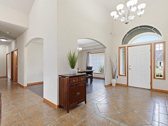 2nd image of 1381 Scarlet Pl