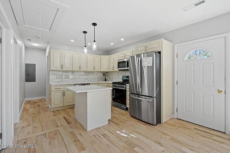 3rd image of 12 Jones Drive