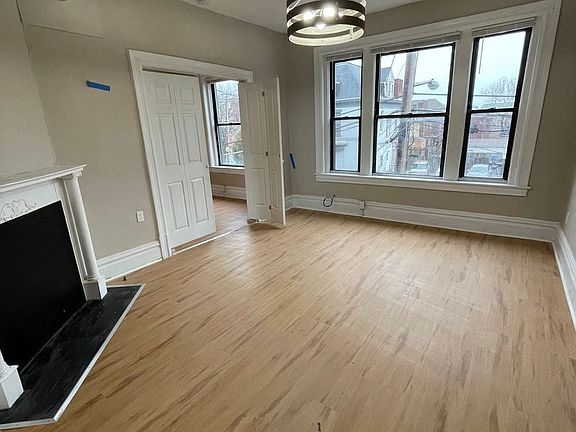 3rd image of 4901 Friendship Ave #10