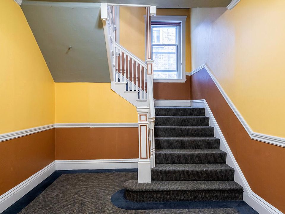 2nd image of 106 Queensberry St #U-14